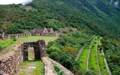 Andean Treasures of Perú